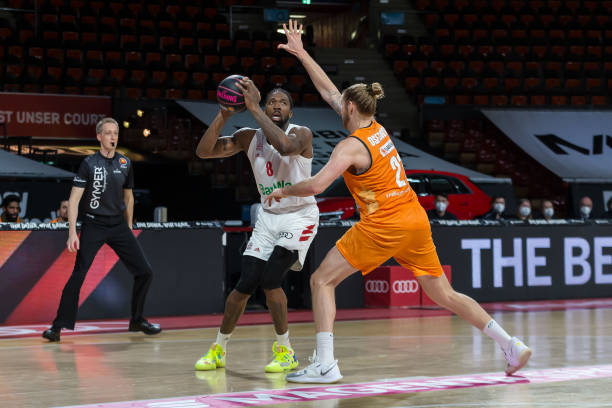 他踏上欧洲 他踏上欧洲